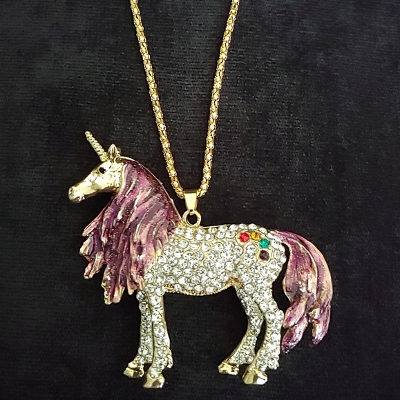 Beautiful Unicorn Necklace - Picture 6 of 6
